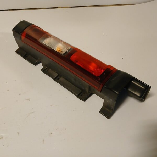 RENAULT TRAFIC MK3 RIGHT REAR LIGHT TAILLIGHT UPPER 265504656R VIVARO PRIMASTAR - Image 2