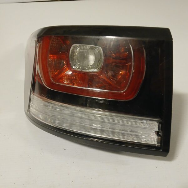 Range Rover Sport L494  GENUINE REAR LEFT PASSENGER SIDE LAMP TAIL LIGHT - Image 3