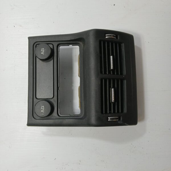 JAGUAR XE X760 CENTRE CONSOLE REAR AIR VENTS 12V POWER SOCKET BJ32-014A22-AD - Image 3