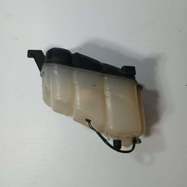 LAND ROVER DISCOVERY SPORT L550 COOLANT EXPANSION BOTTLE TANK FK72-8K218-AA - Image 3