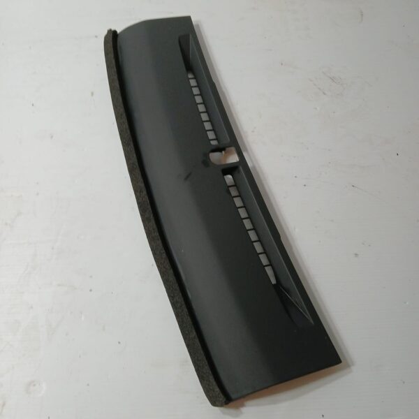 RANGE ROVER VOGUE L405 FRONT CENTRE DASHBOARD WINDSCREEN COVER TRIM CPLA044A98B - Image 2